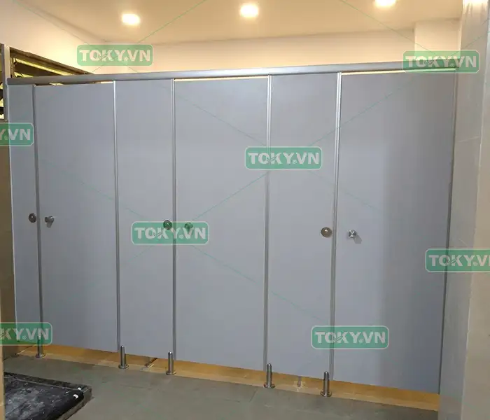  Kích thước và phụ kiện đi kèm của vách ngăn compact toilet