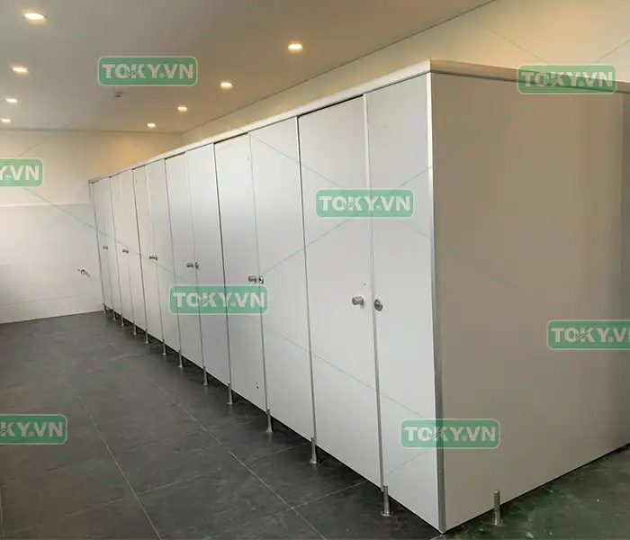 Lắp đặt vách ngăn vệ sinh Compact cho nhà thi đấu tối ưu chi phí 1 Lắp đặt vách ngăn vệ sinh Compact cho nhà thi đấu tối ưu chi phí