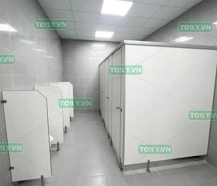 Mọi điều cần biết về vách ngăn compact toilet trước khi thi công