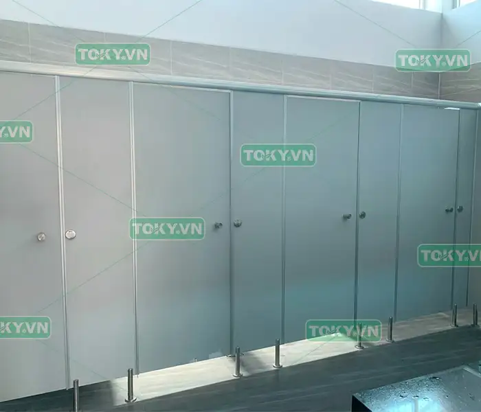  Phân loại các dòng vách ngăn compact toilet phổ biến hiện nay