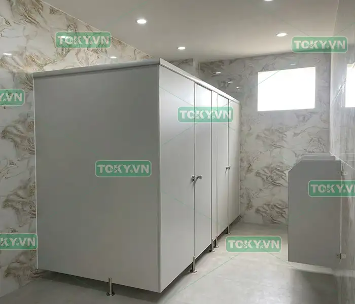 Giải pháp chọn tấm compact làm vách ngăn vệ sinh tiết kiệm 15% chi phí dự án 3 Tiêu chuẩn nghiệm thu chất lượng tấm compact làm vách ngăn vệ sinh tránh rủi ro sửa chữa
