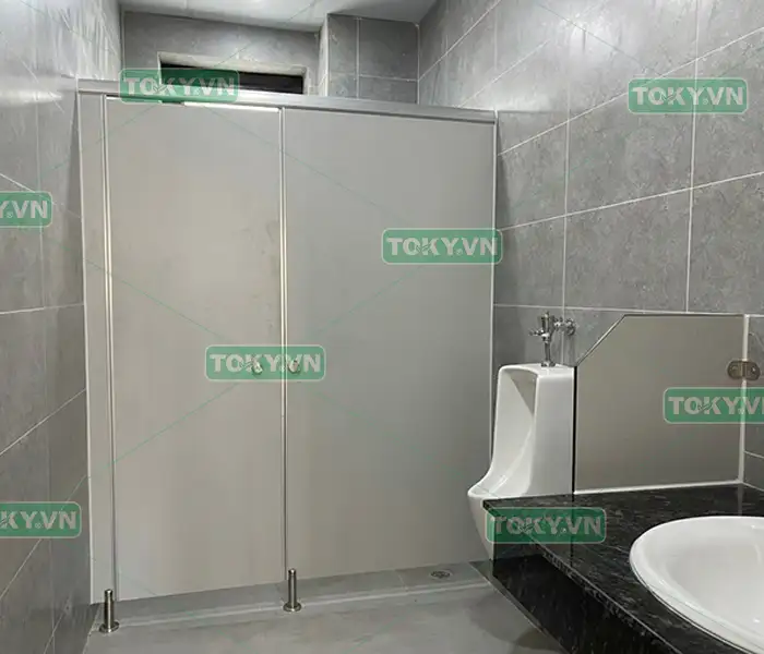 Giải pháp chọn tấm compact làm vách ngăn vệ sinh tiết kiệm 15% chi phí dự án 4 Toky - Giải pháp cung cấp tấm compact làm vách ngăn vệ sinh tối ưu ngân sách dự án