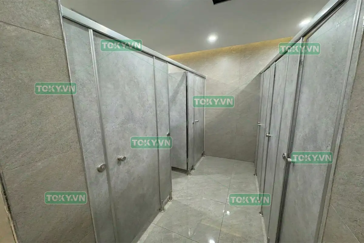 Toky hoàn thành 70m2 thi công vách ngăn vệ sinh đợt 3 tại tòa nhà Golden Place