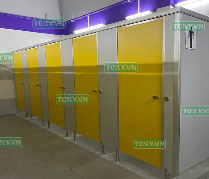 Vách ngăn vệ sinh compact có thực sự chịu nước 100% như quảng cáo? 3 3 cách thử nghiệm độ chịu nước của vách ngăn vệ sinh compact tại công trình
