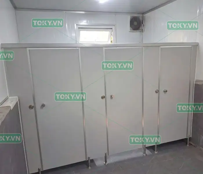 Cảnh báo rủi ro khi chọn nhầm đơn vị thi công vách ngăn vệ sinh compact kém chất lượng