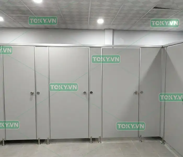 Khi nào nên và không nên tái sử dụng vách ngăn vệ sinh compact?