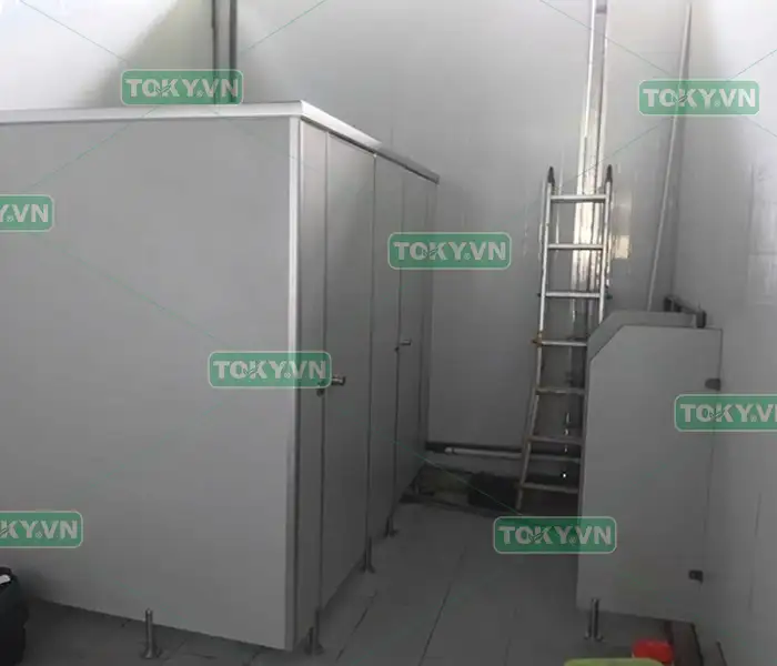 Giải đáp trọn bộ về hệ phụ kiện vách ngăn vệ sinh công nghiệp 5 Mua phụ kiện vách ngăn vệ sinh công nghiệp chính hãng tại Toky