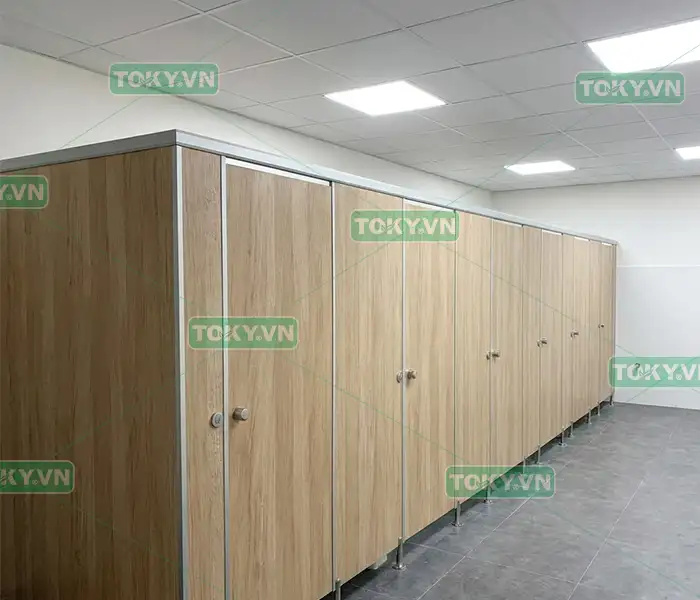 Nguyên nhân kỹ thuật khiến vách ngăn vệ sinh compact CDF bị nở lõi hoặc mốc