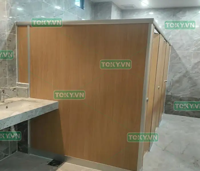 Vách ngăn vệ sinh Compact sử dụng ủng nhôm thay cho chân đỡ 3 Quy trình thi công vách ngăn vệ sinh Compact dùng ủng nhôm chuẩn kỹ thuật