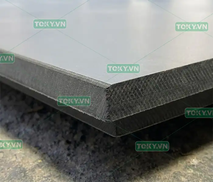 Rủi ro khi chọn đơn vị thi công vách Compact không có máy mài cạnh CNC tự động