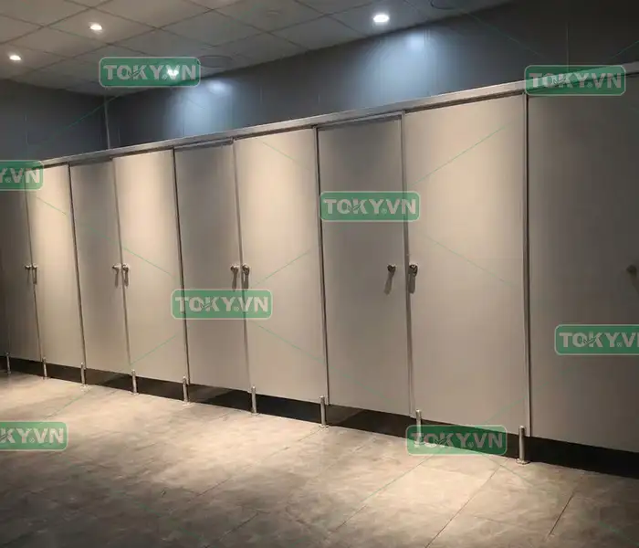 TOKY — Đơn vị thi công vách ngăn vệ sinh compact chuẩn kỹ thuật, công nghệ cao