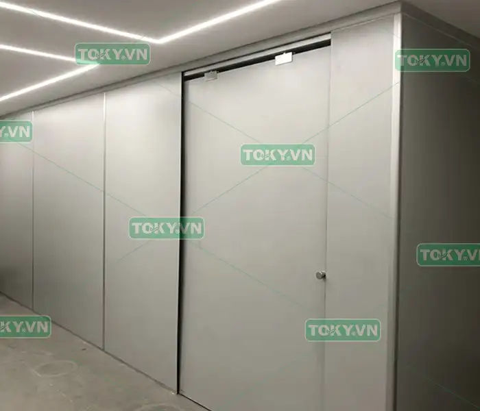 Xu hướng thiết kế vách ngăn vệ sinh Compact kịch trần cho không gian sang trọng 5 Toky — Đơn vị thi công vách ngăn vệ sinh Compact kịch trần uy tín, chất lượng