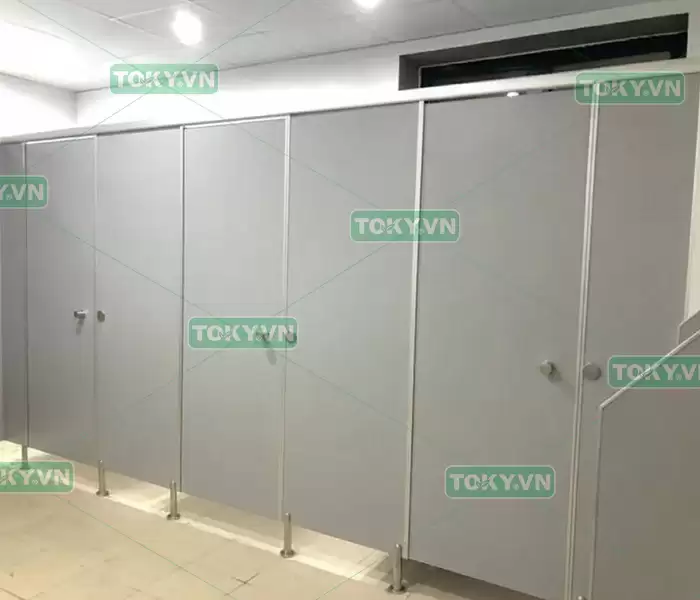 TOKY — Đơn vị thi công vách ngăn vệ sinh compact uy tín tại KCN Quang Minh