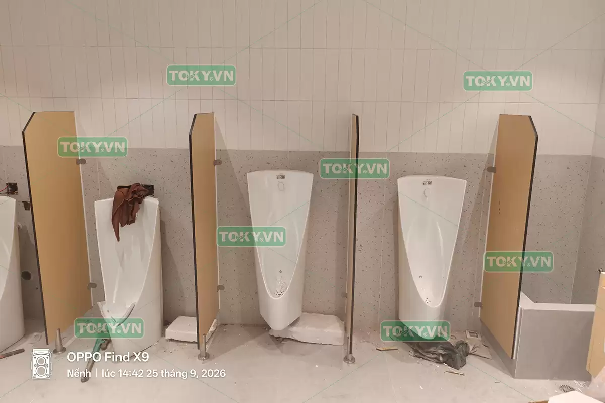100m2 vách ngăn vệ sinh Công ty tnhh EV Foxconn