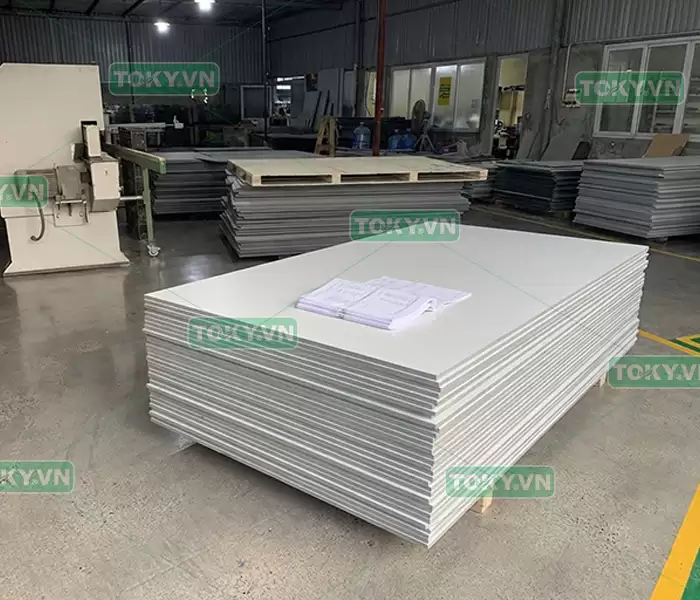 Bóc tách khối lượng và lập dự toán thi công vách ngăn vệ sinh compact chuẩn B2B