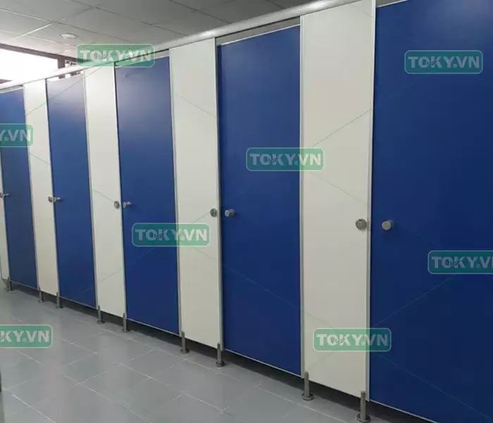 Tẩy bồn cầu axit - kẻ thù làm hỏng vách ngăn vệ sinh compact 2 Cơ chế phá hủy bề mặt melamine vách ngăn vệ sinh compact bởi axit