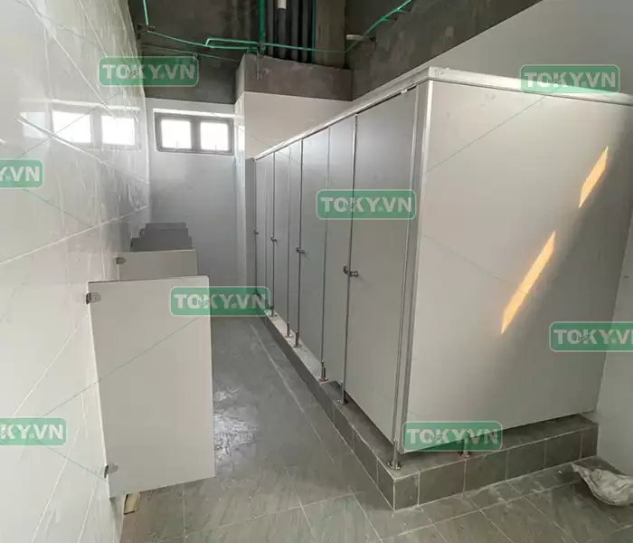 Bóc tách kỹ thuật: tại sao tấm compact giá rẻ lõi đen vẫn bị nở bung?