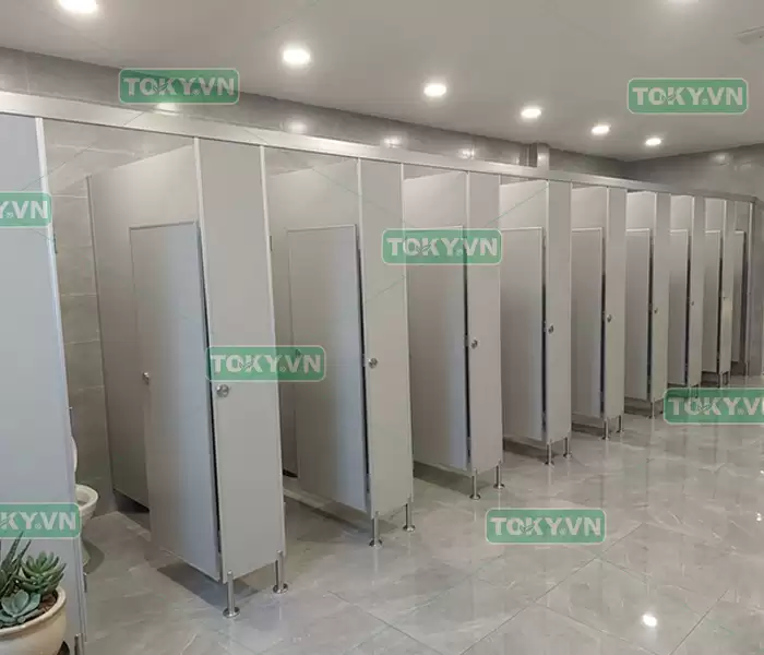 Giải pháp tối ưu chi phí thi công vách ngăn vệ sinh compact hpl tại Toky
