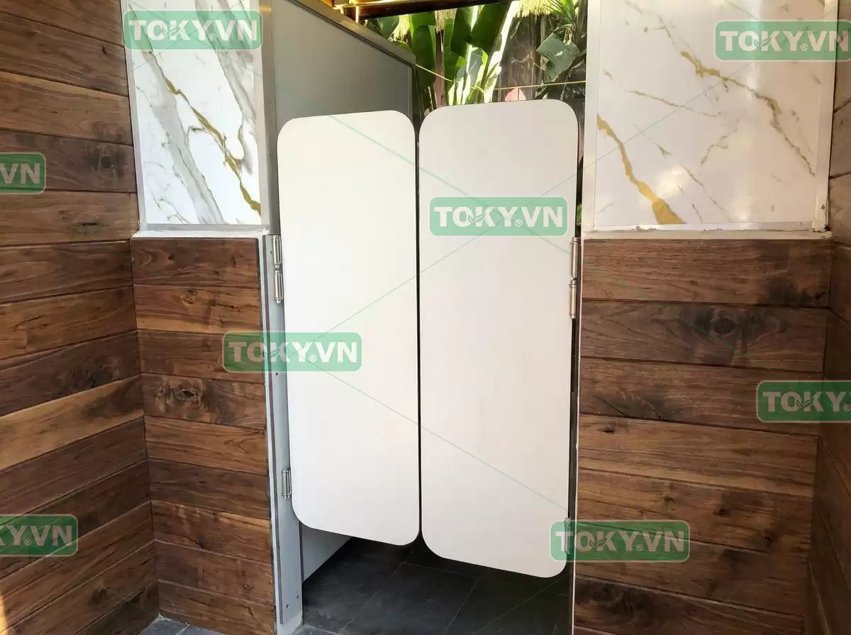 lựa chọn dịch vụ thi công vách ngăn vệ sinh tấm Compact trọn gói tại Toky