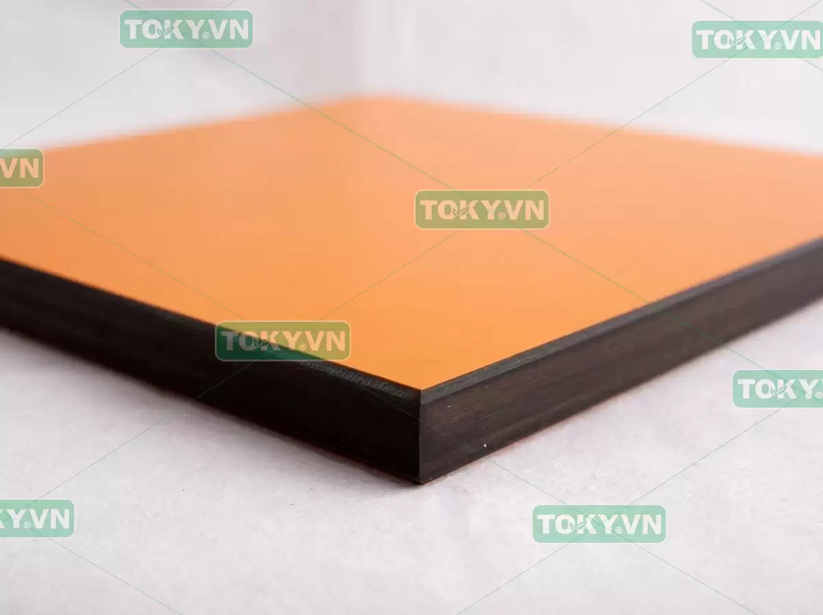 Tấm nhựa compact chịu nước 100% – giải pháp tối ưu cho mọi công trình 1 Tấm nhựa compact là gì? Cấu tạo tạo nên độ bền vượt trội