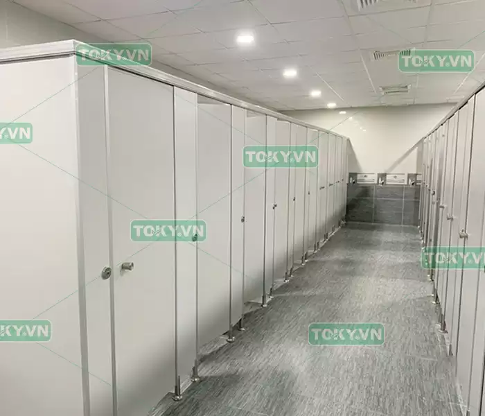Toky – Đơn vị thi công vách ngăn vệ sinh compact hpl đáng tin cậy cho doanh nghiệp