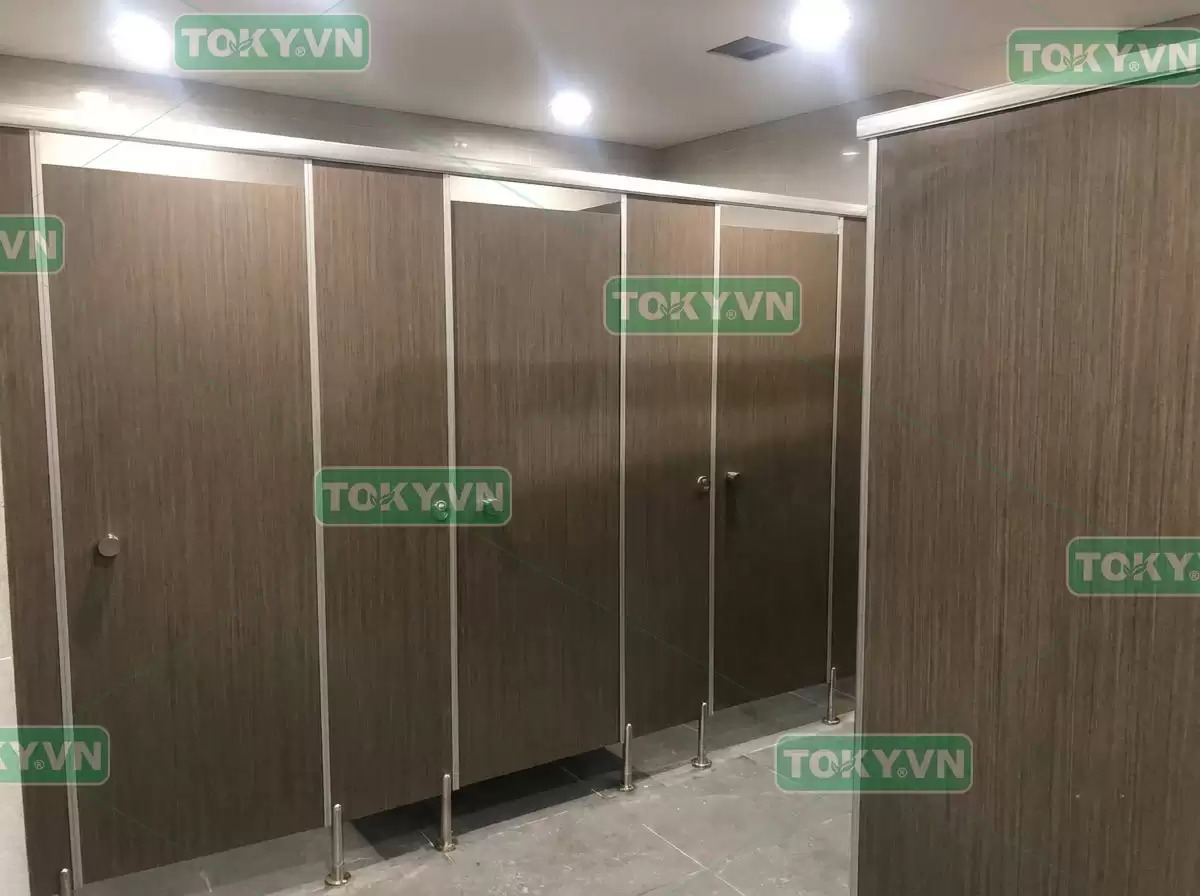 Vách ngăn vệ sinh tấm Compact phù hợp với những công trình
